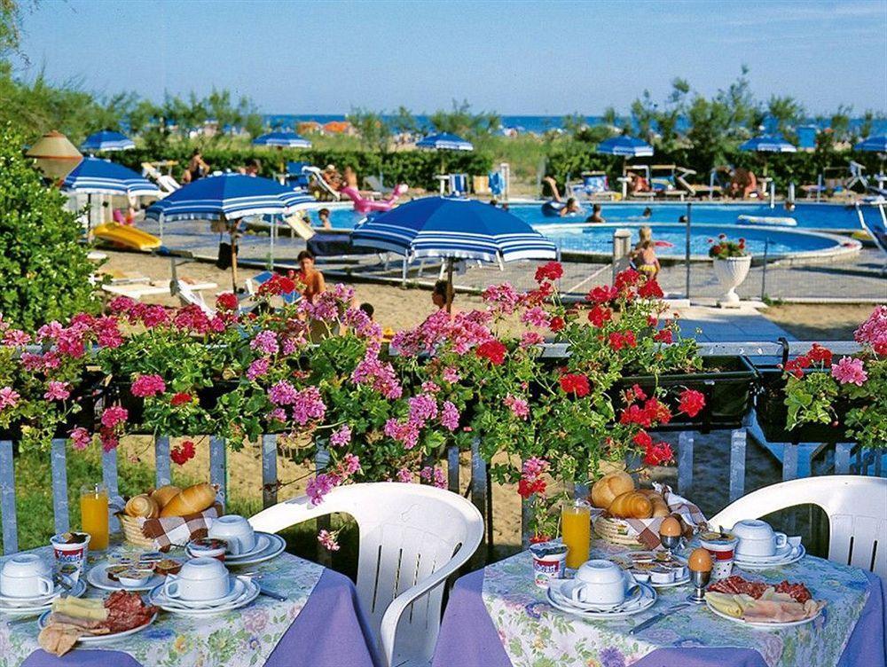 Hotel Bertha Fronte Mare Lido di Jesolo Exterior photo